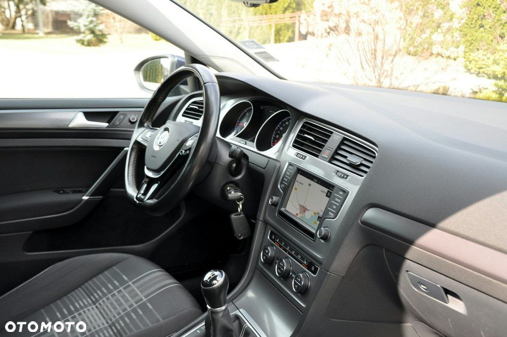 Volkswagen Golf - 18