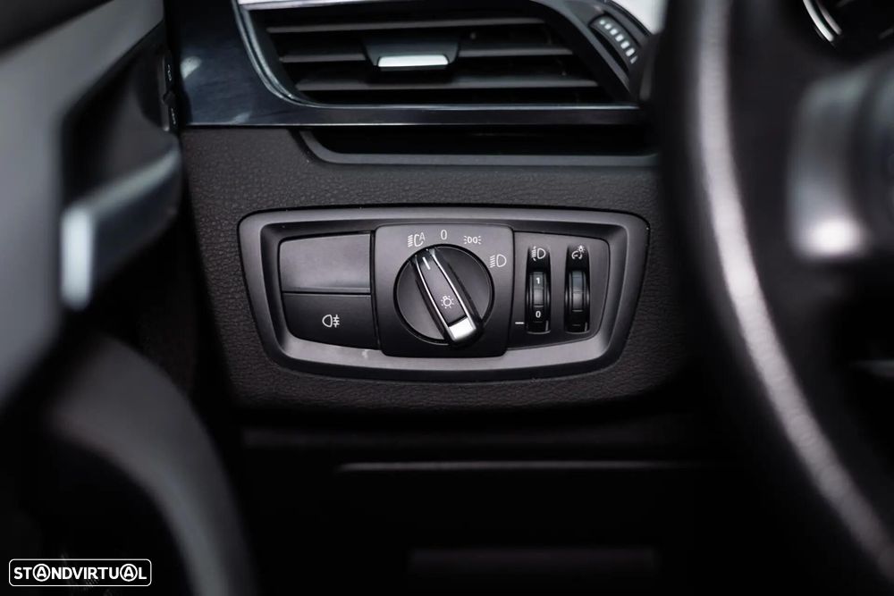 BMW X1 16 d sDrive Advantage Auto - 35