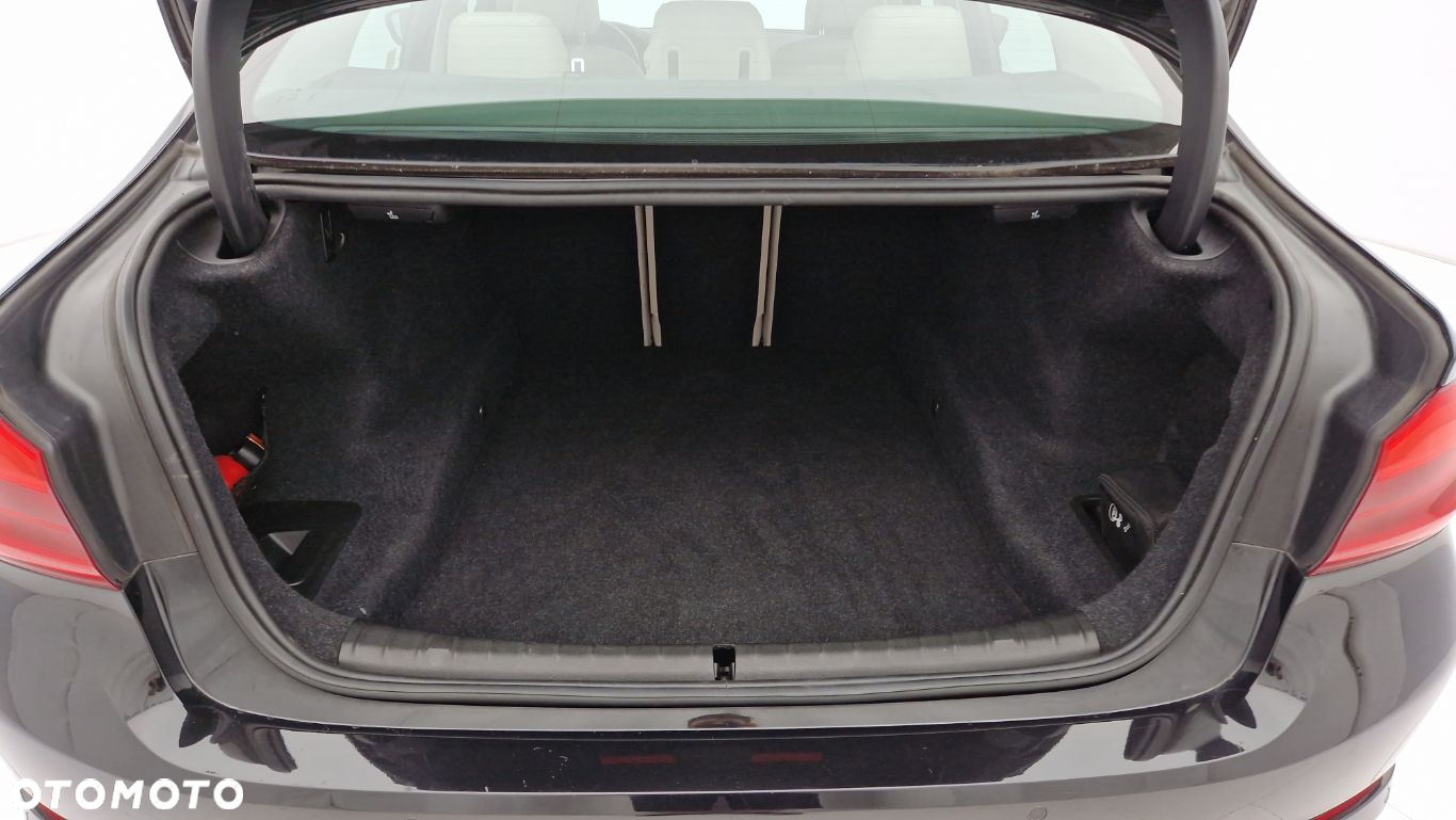 BMW Seria 5 520i Luxury Line - 24