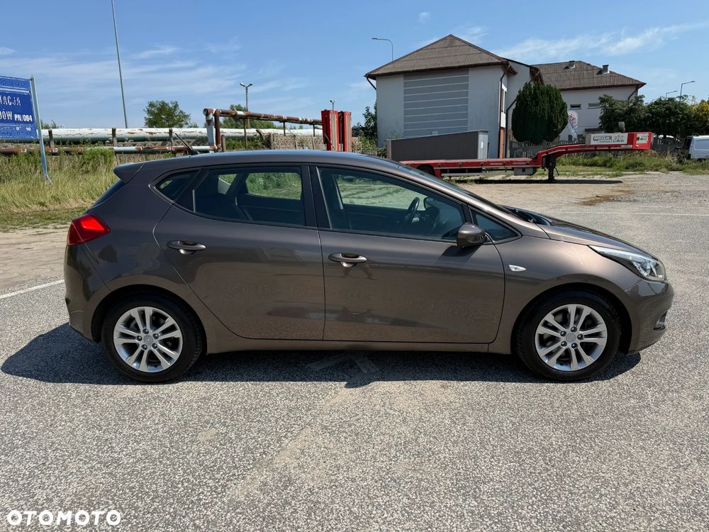 Kia Ceed 1.4 CVVT Dream Team Edition - 11