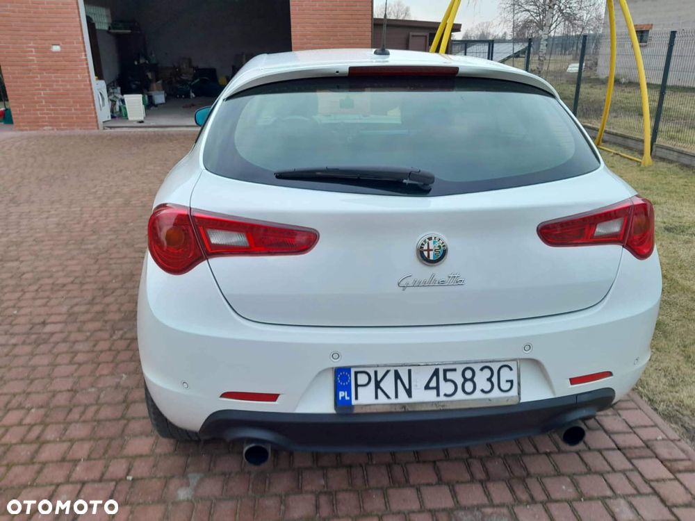 Alfa Romeo Giulietta 2.0 JTDM Distinctive - 8