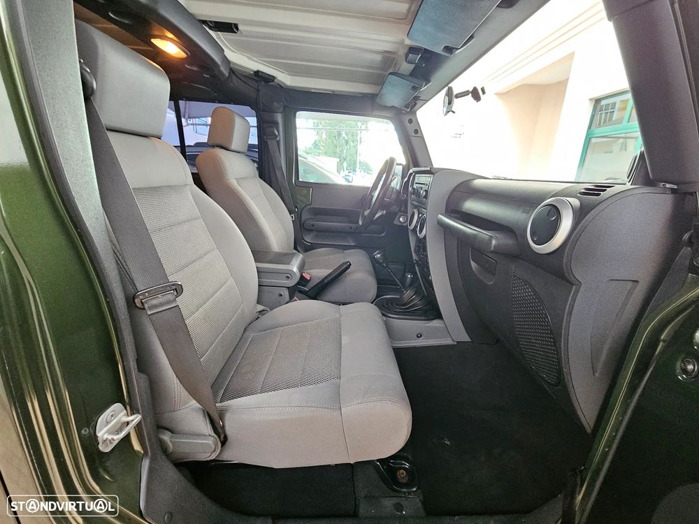 Jeep Wrangler Unlimited 2.8 CRD MTX Sahara Limited - 28