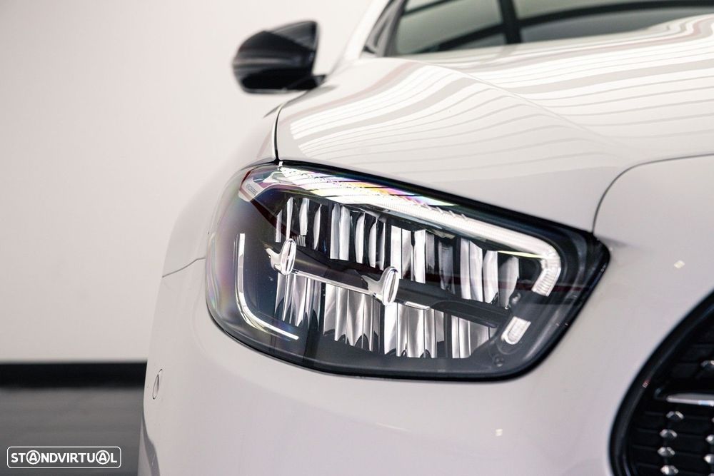 Mercedes-Benz E 300 de 9G-TRONIC AMG Line - 4