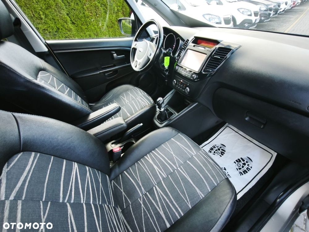 Kia Venga - 9