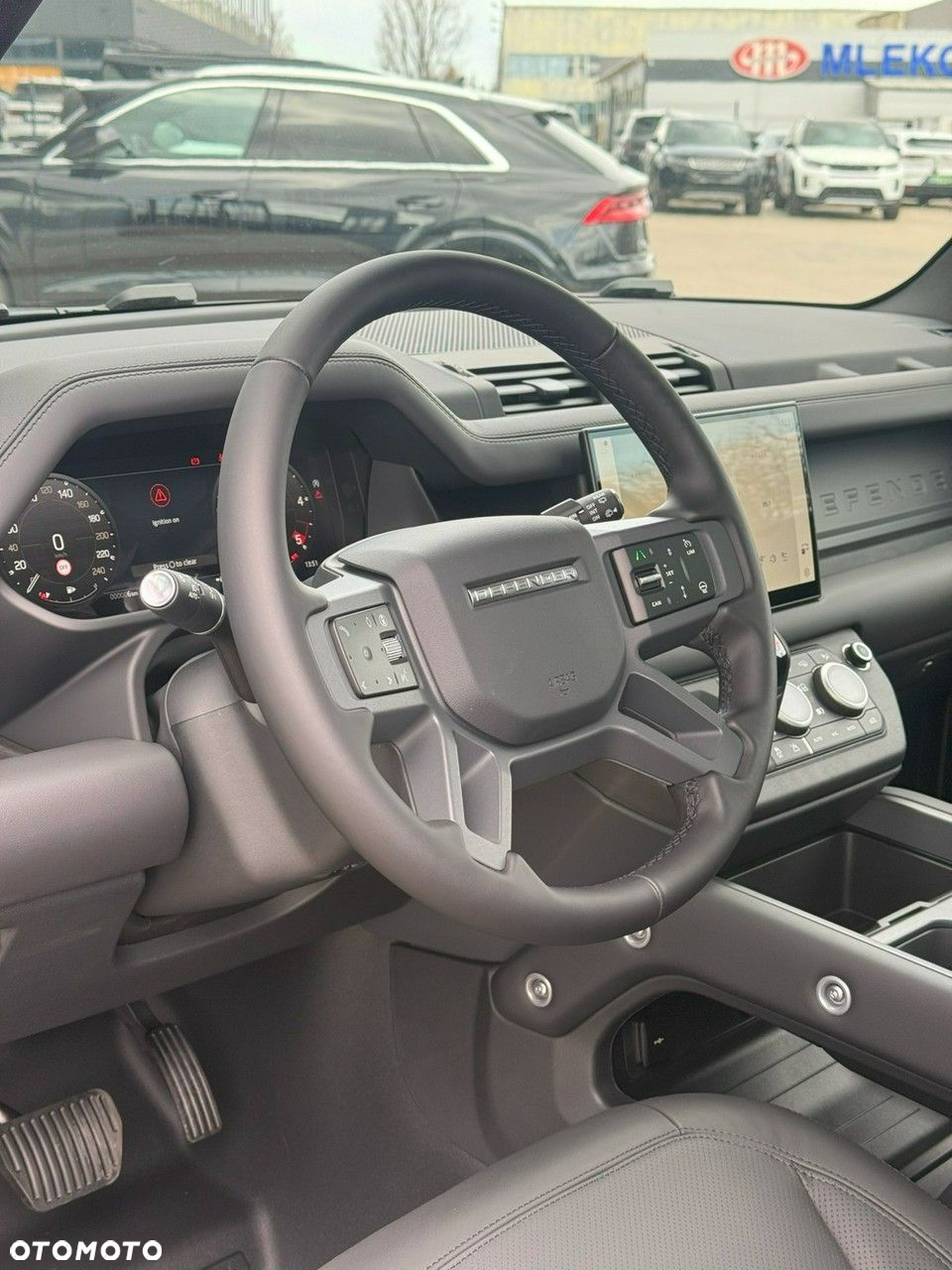 Land Rover Defender - 15