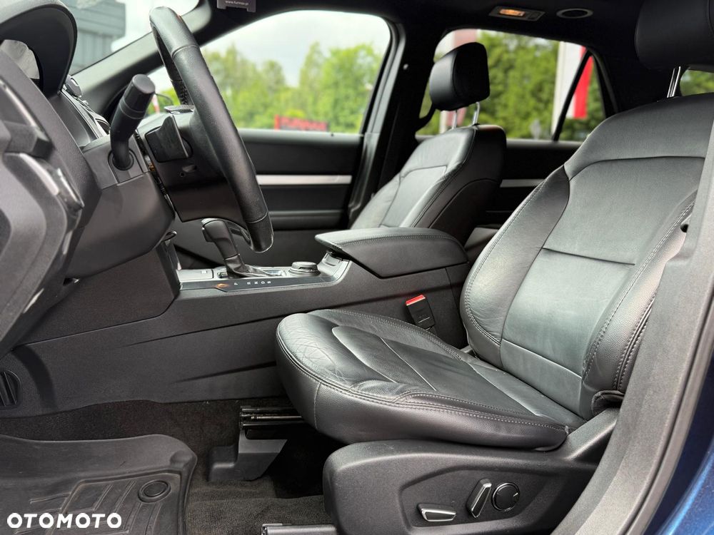 Ford Explorer - 25