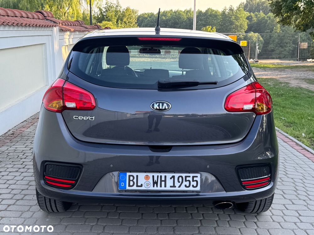 Kia Ceed - 35