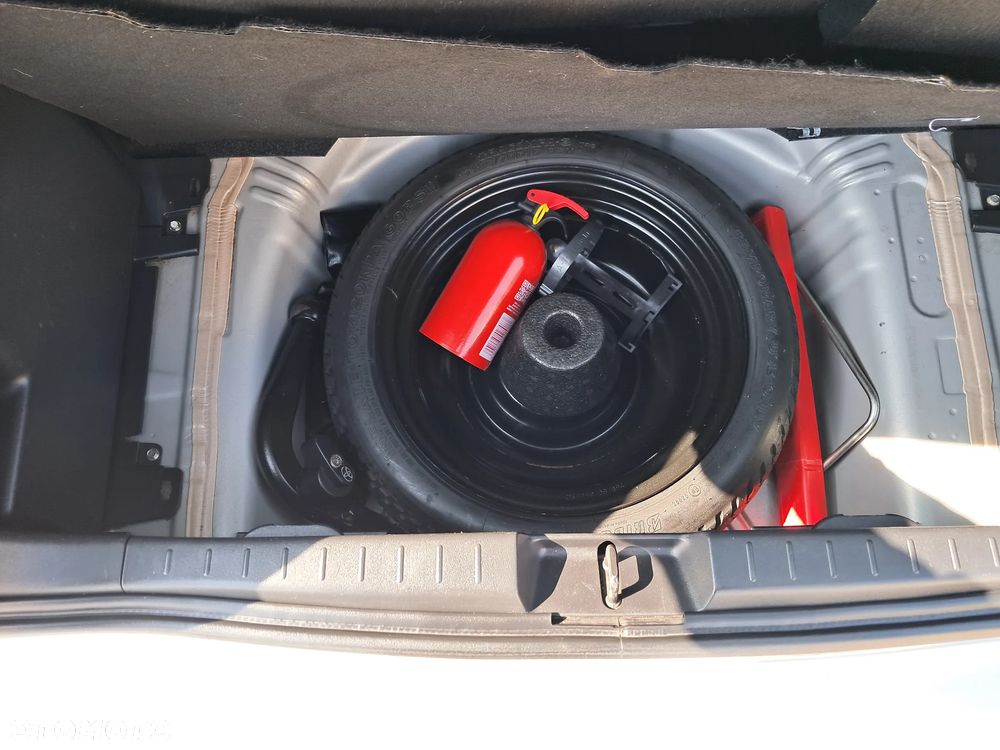 Toyota Yaris 1.33 Sol - 25