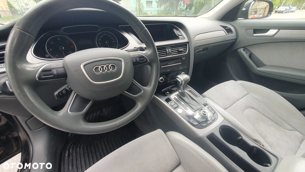 Audi A4 Limousine - 13