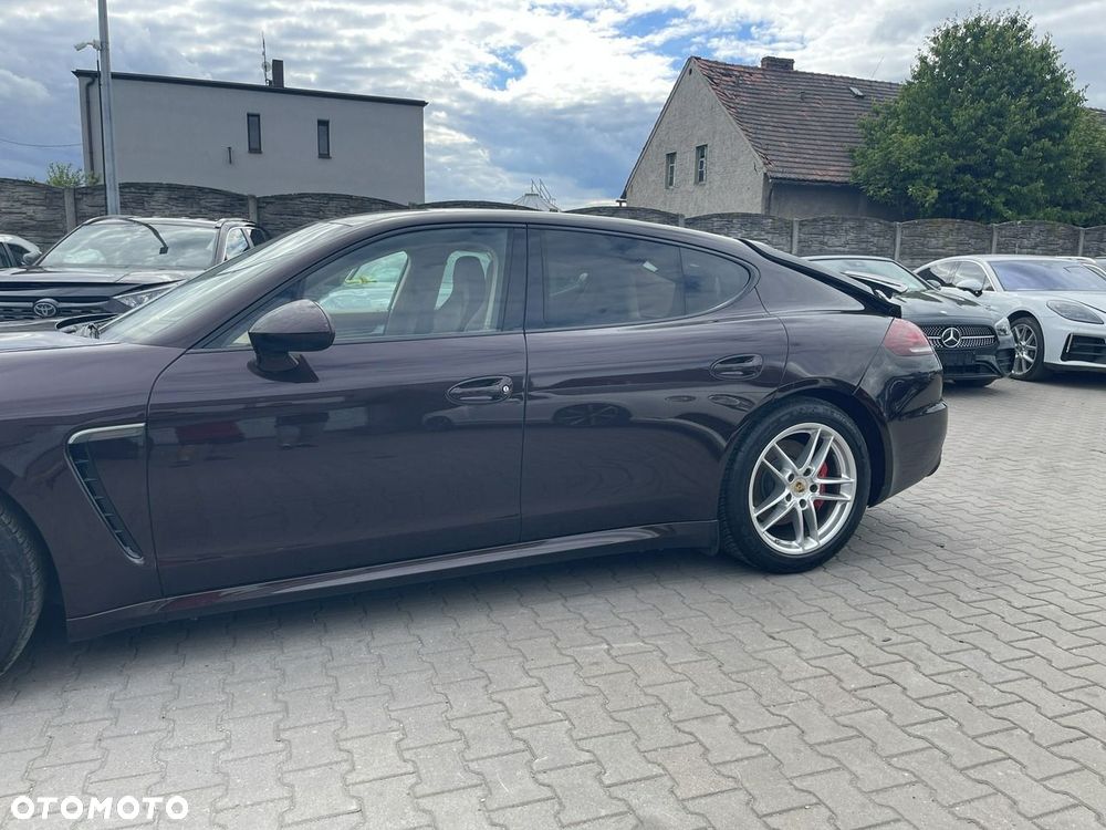 Porsche Panamera GTS PDK - 9