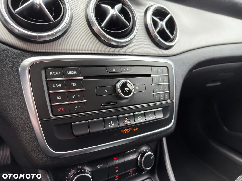 Mercedes-Benz CLA 200 d 7G-DCT - 32