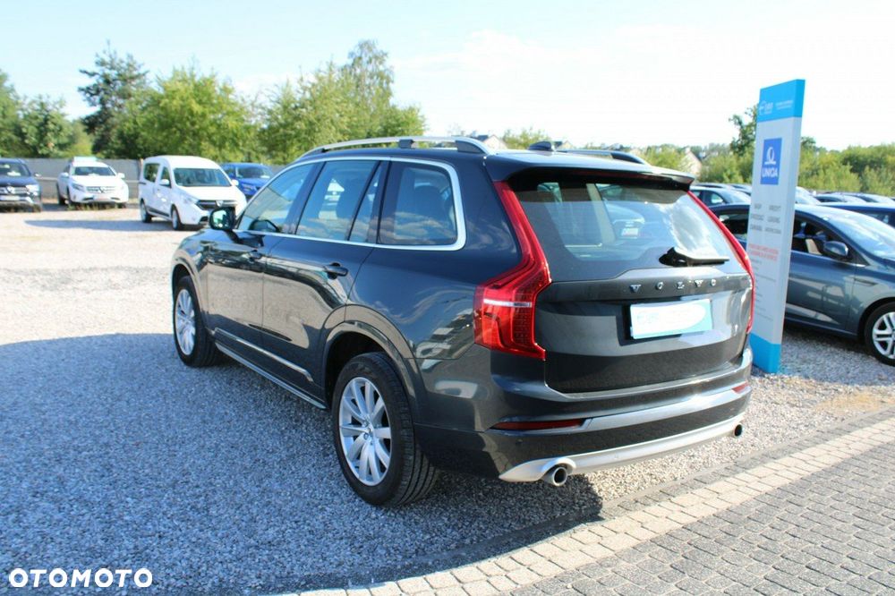 Volvo XC 90 - 9