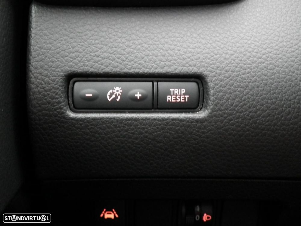 Nissan Qashqai 1.5 dCi N-Connecta J18 — fotografia 18