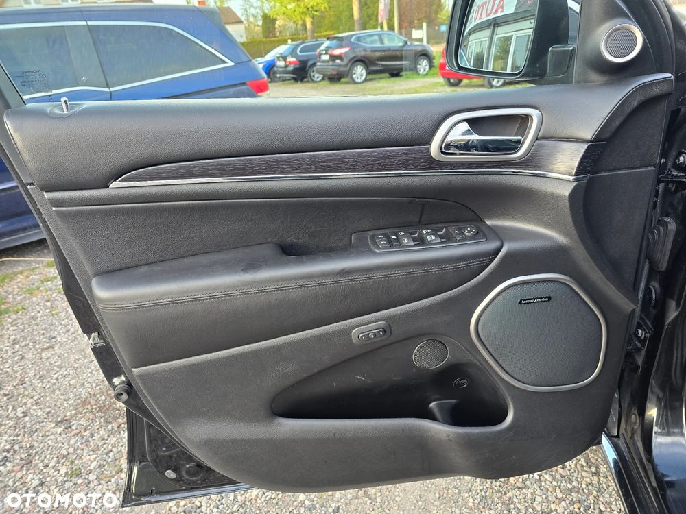 Jeep Grand Cherokee 5.7 V8 HEMI Summit - 32