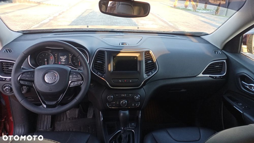 Jeep Cherokee - 17