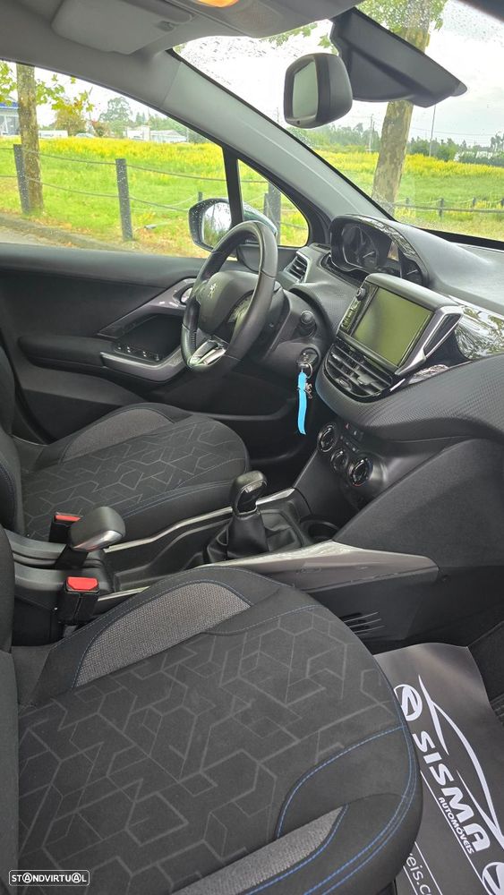 Peugeot 2008 1.2 PureTech Style - 31