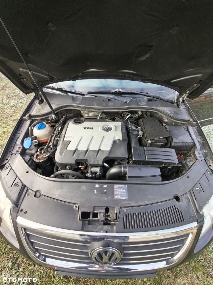 Volkswagen Passat Variant 2.0 TDI DPF 4Mot Highline - 9