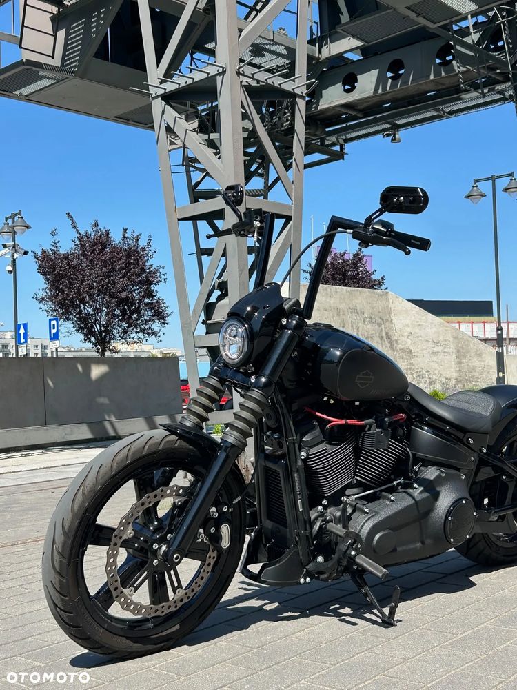 Harley-Davidson Softail Street Bob - 2