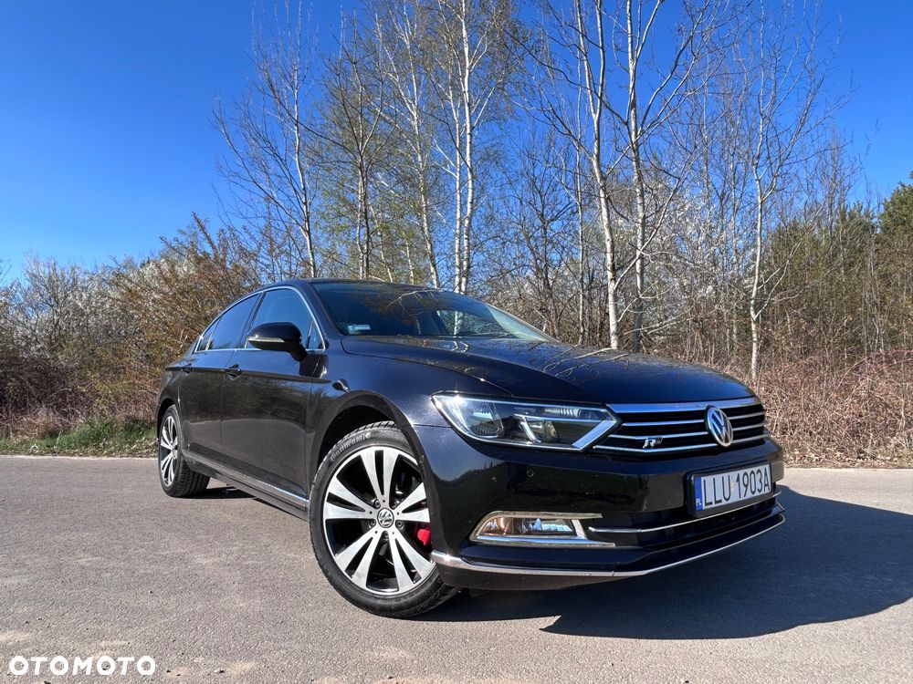 Volkswagen Passat - 1