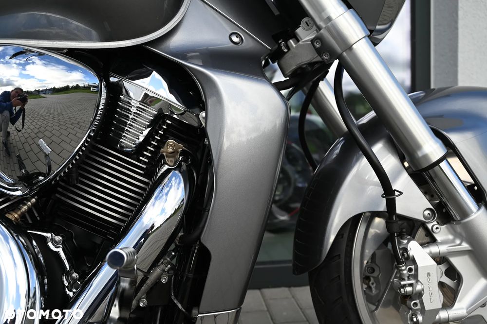 Suzuki Intruder - 26