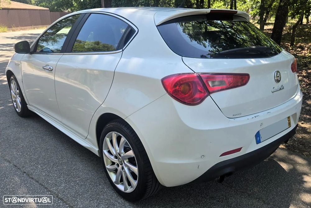 Alfa Romeo Giulietta 2.0 JTDM Distinctive - 5