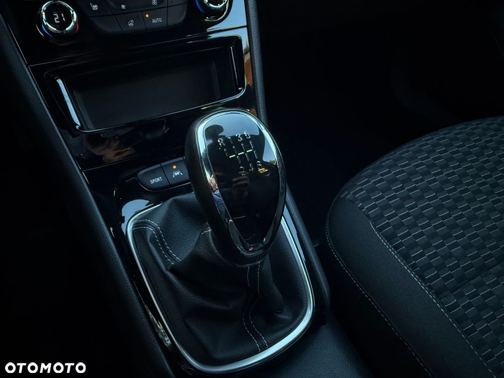Opel Astra 1.4 Turbo Dynamic - 21