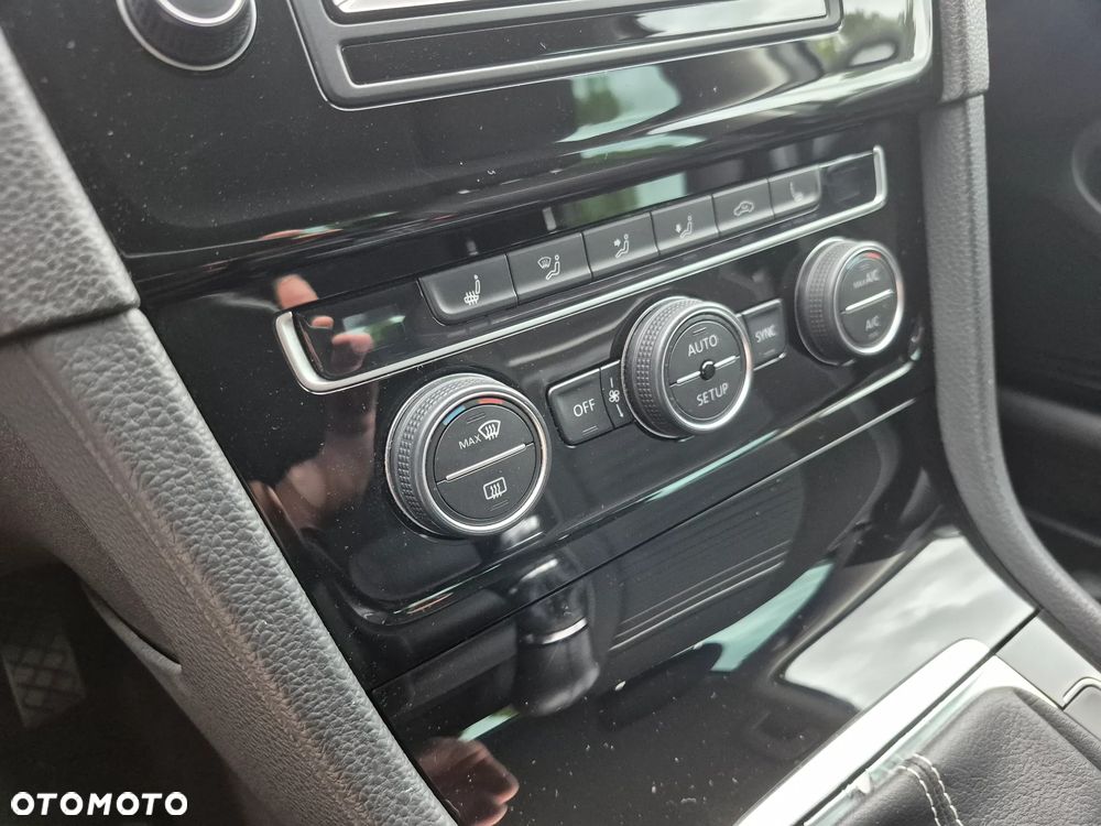 Volkswagen Golf - 27