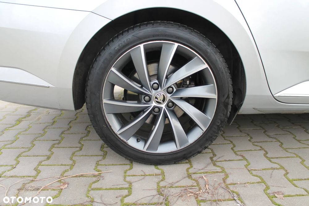 Skoda Superb 2.0 TDI L&K DSG7 - 17