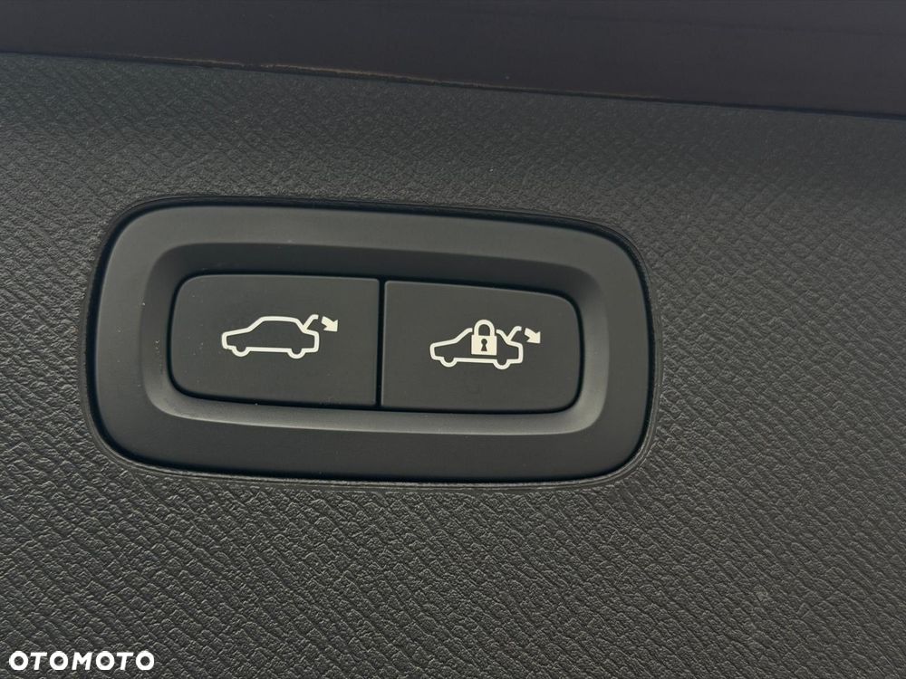 Volvo XC 90 - 37