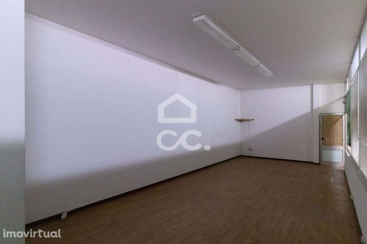 Loja em Azurém - Guimarães - Grande imagem: 2/4