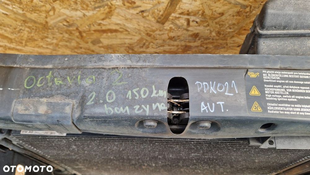 SKODA OCTAVIA 2 II  2.0 AUTOMAT PAS PRZEDNI KOMPLET - 2