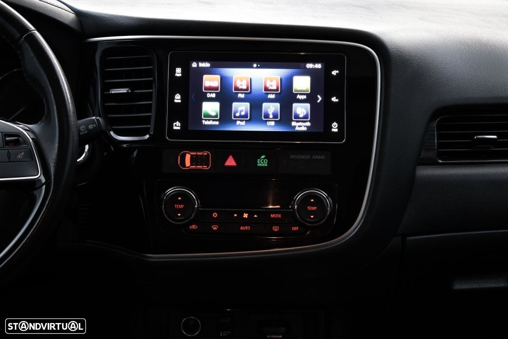 Mitsubishi Outlander 2.2 DI-D Intense+ - 19