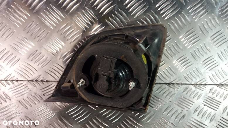 LAMPA PRAWA TYLNA KLAPY VOLKSWAGEN GOLF 5 PLUS - 2