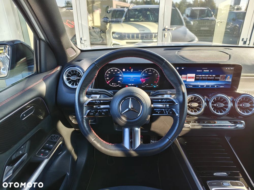 Mercedes-Benz GLB 200 mHEV AMG Line 7G-DCT - 11