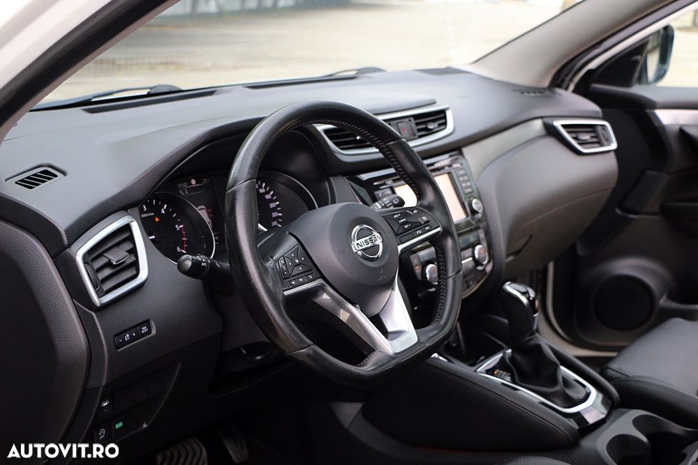 Nissan Qashqai 1.6 DCI Xtronic TEKNA - 18