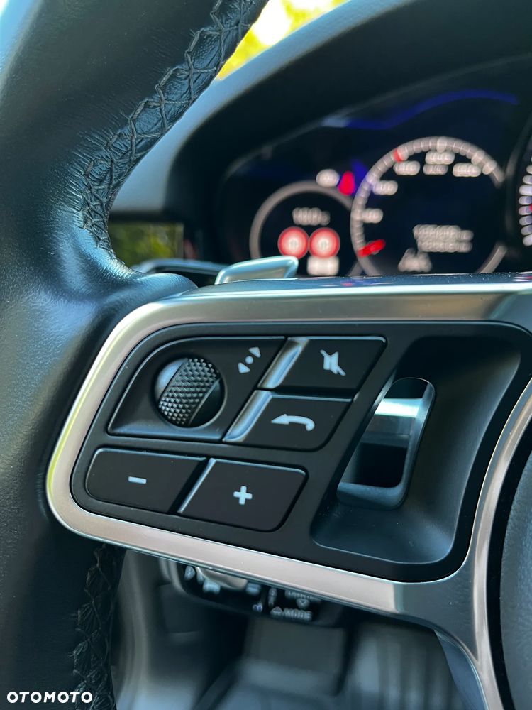 Porsche Cayenne - 36