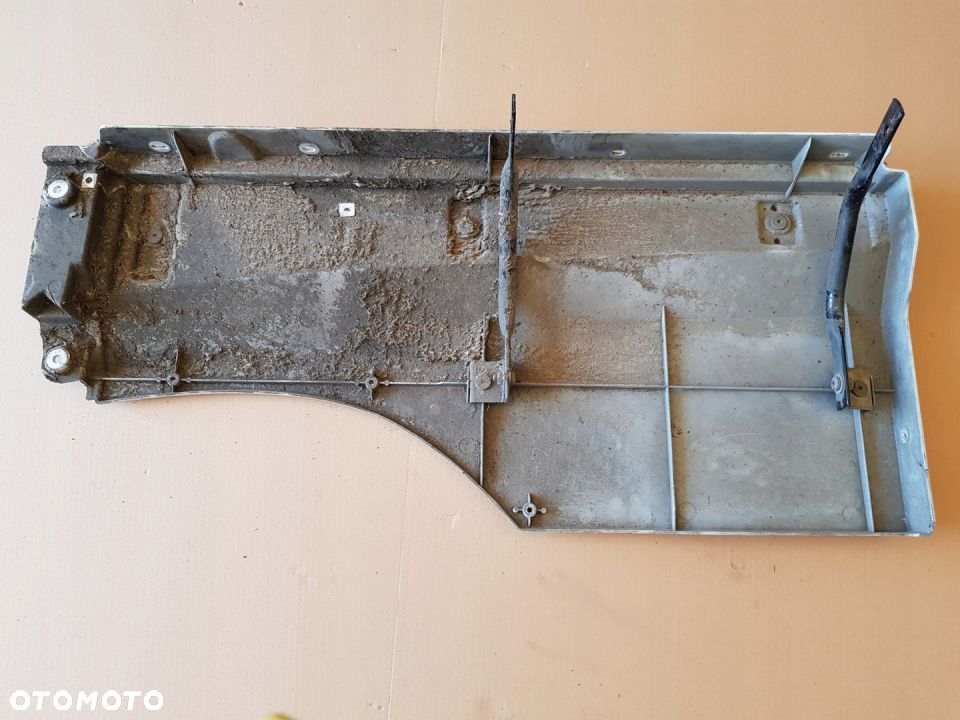PRZEDŁUŻENIE STOPNICY PRAWE 1835028 DAF XF 106 - 2