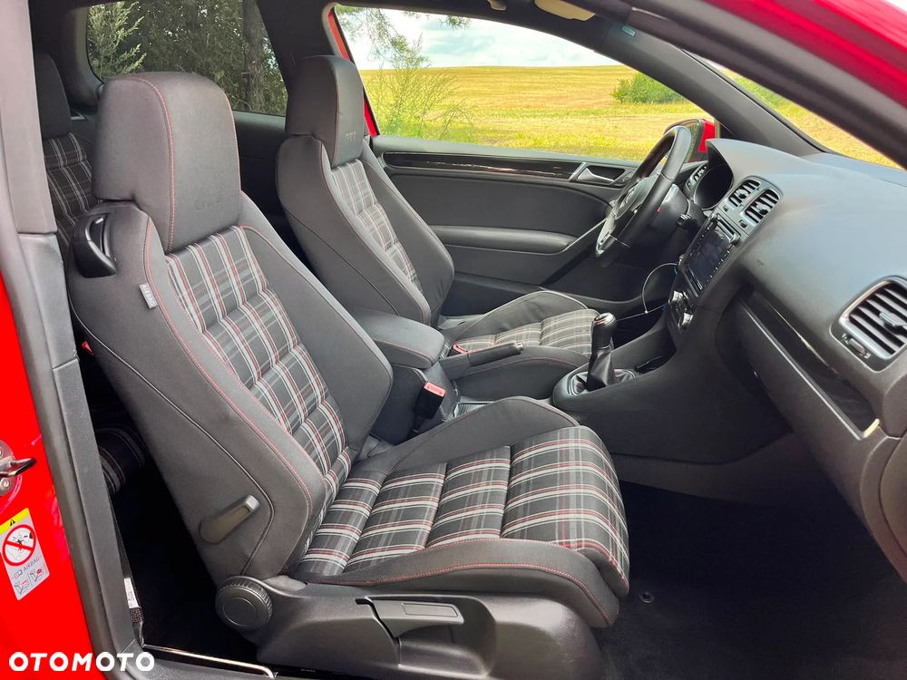 Volkswagen Golf 2.0 GTI - 22