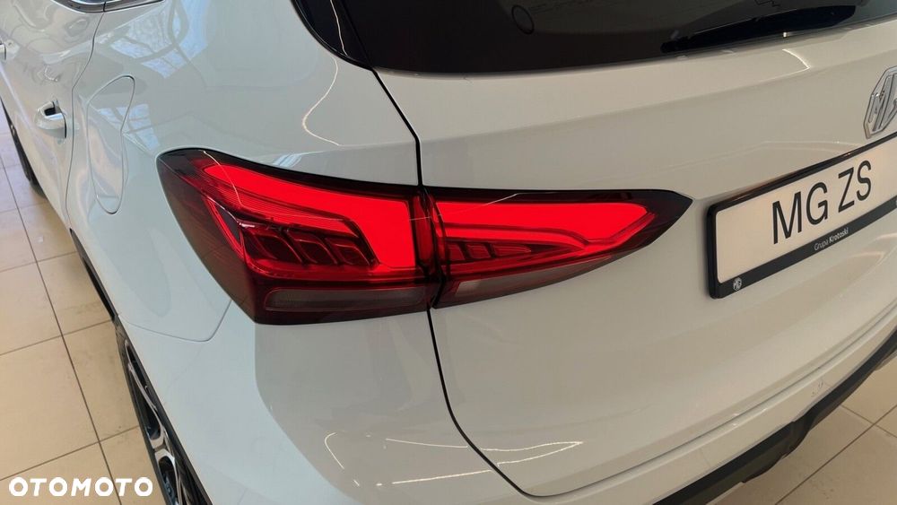 MG ZS Hybrid+ - 18