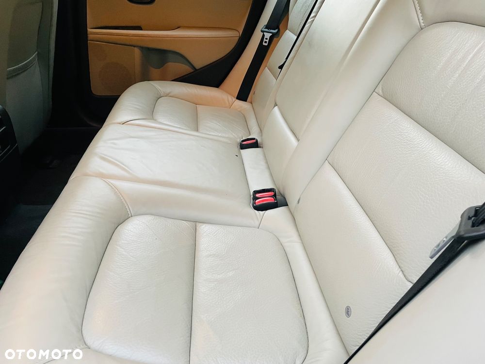 Volvo V70 D3 Momentum - 16