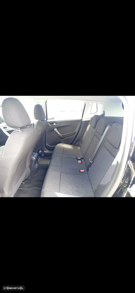 Peugeot 2008 1.6 BlueHDi Style - 21