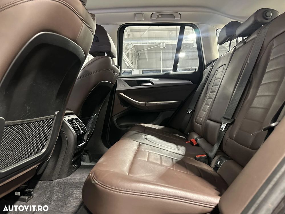 BMW X3 xDrive20i AT - 12