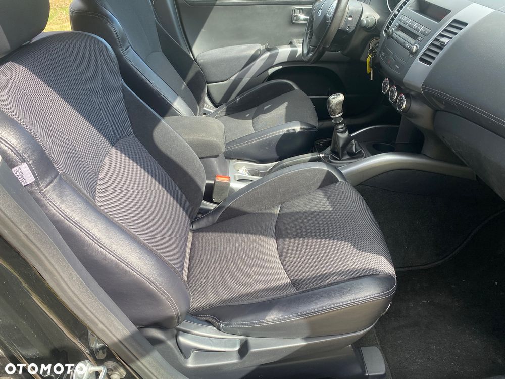 Mitsubishi Outlander 2.2 DI-D ClearTec 2WD Invite - 24