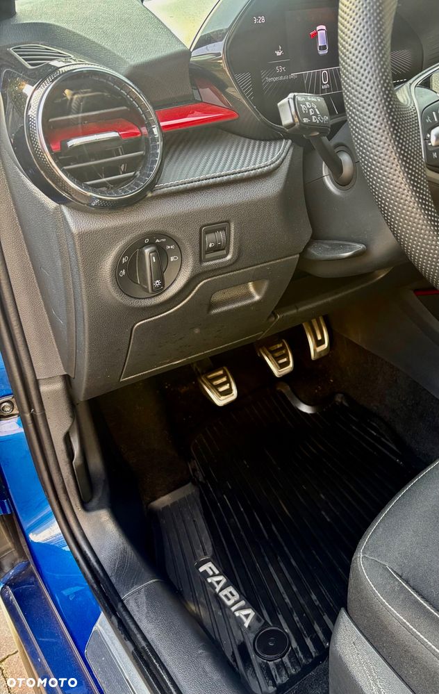 Skoda Fabia 1.0 TSI Monte Carlo - 10
