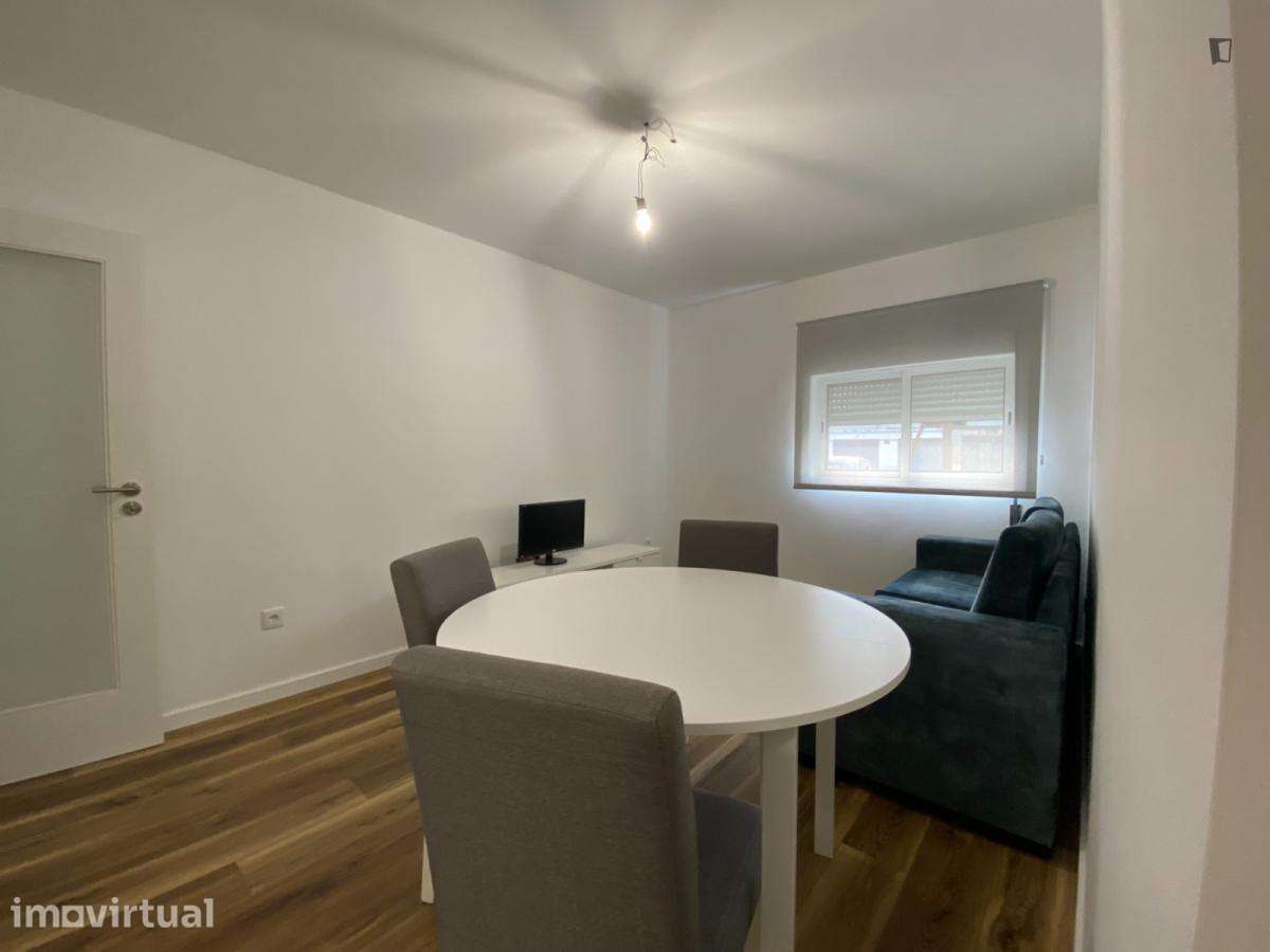 Quarto - localizado em Ramalde Porto - Grande imagem: 2/18