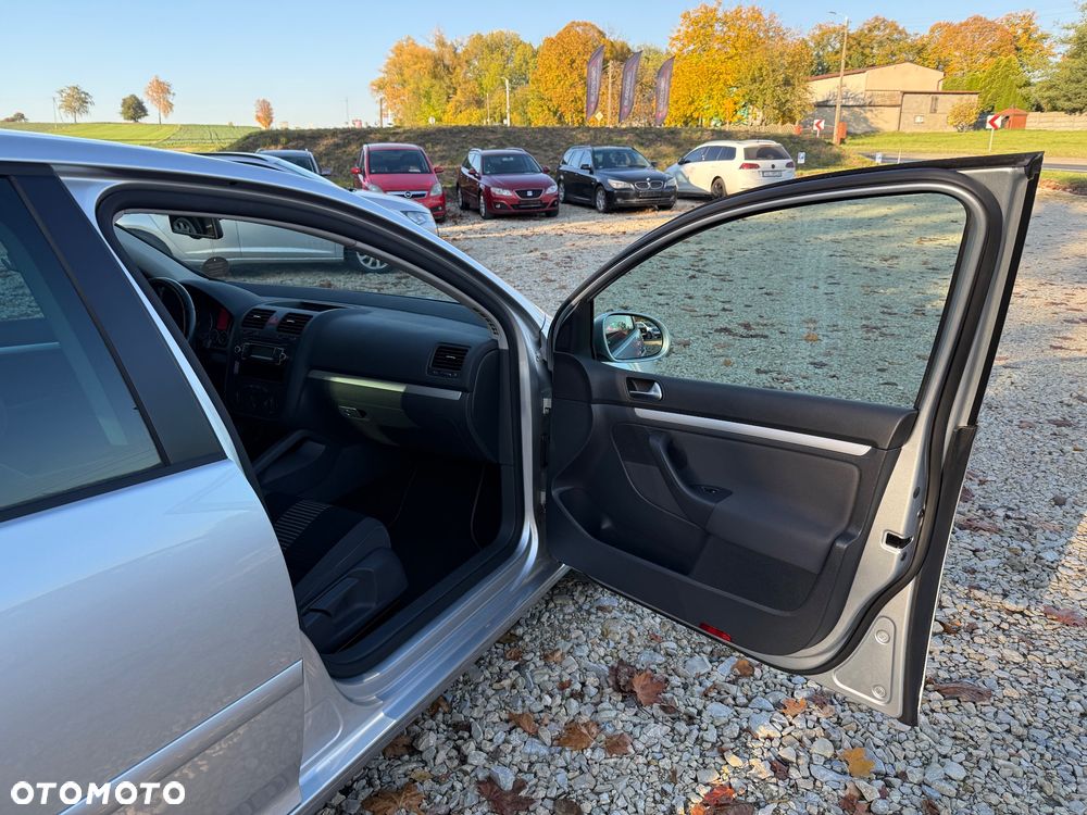 Volkswagen Golf - 32