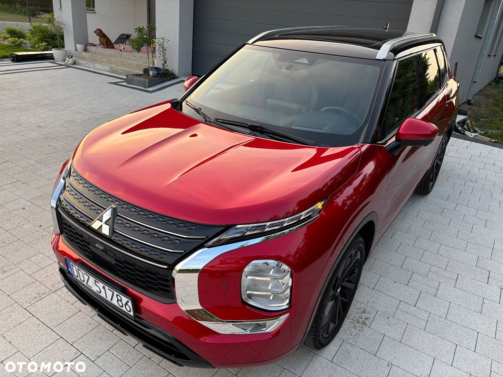 Mitsubishi Outlander - 2