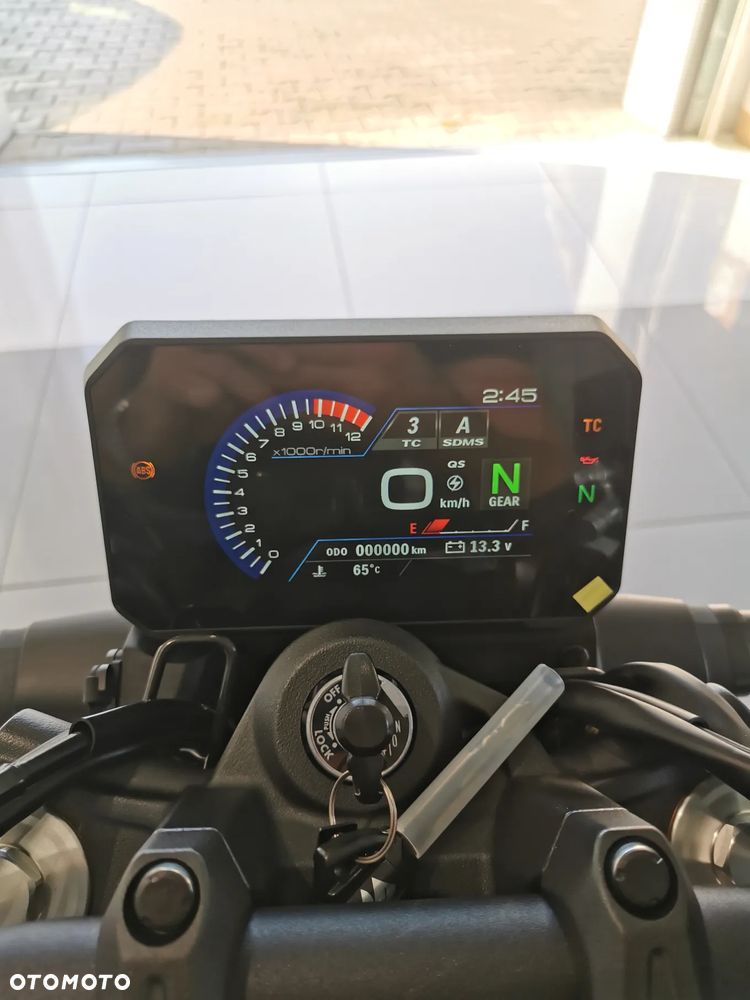 Suzuki GSX - 11