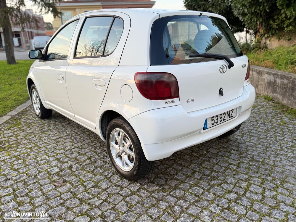 Toyota Yaris 1.0 Luna TA - 3