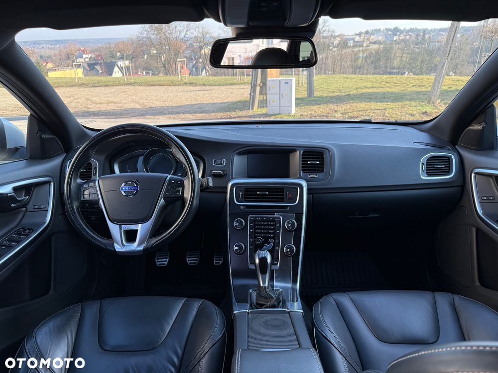 Volvo V60 D4 Drive-E R-Design Summum - 36